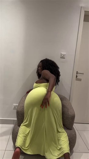 Big boobs women only bcos you see the view of those boobs bouncing during 🐶🐶🐶 style.