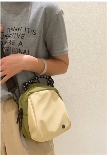 Mini sling bag plus size new arrival🤩2in1 Tas selempang muat backpack super praktis ~! ✨ Dengan 3 kompartemen, muat buat hp, kunci, lipstik, receh, dll. Praktis banget buat dipakai jalan! Plus dilengkapi tali selempang panjang 1 meter yang bisa dilepas dan diatur panjangnya. Fleksibel, cocok buat style apa aja! 💕#minibag #phonebag #2in1bag #tasselempang #backpack