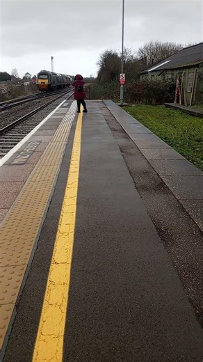 #train class 37 carriying hst power cars going to elly