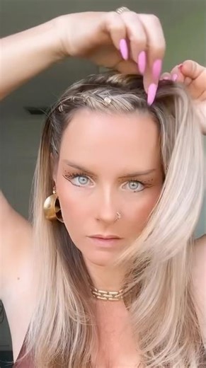 Hair combs are the best! #hairstyleideas #hairstyle #hairtutorial #diyhairstyle