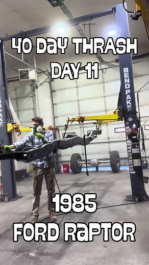 1985 Ford Raptor DAY 11! Chassis painted, and weatherstripping job DONE 🤟🏻