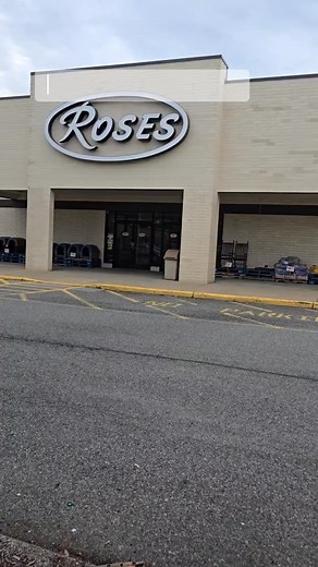 Roses has the sizzling summer deals🔥 Check out what deals @iamreka_24 has found! #SummerDeals #TheRealDealPlace | Roses Discount Stores