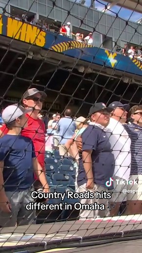 West Virginia baseball wins MCWS debut in Omaha – Country Roads moment