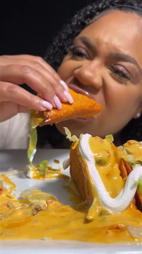 It’s taco Tuesday.. How many tacos can you eat? 🌮🌮 🌮 Taco Mukbang 🌮 | Eating tacos, taco
