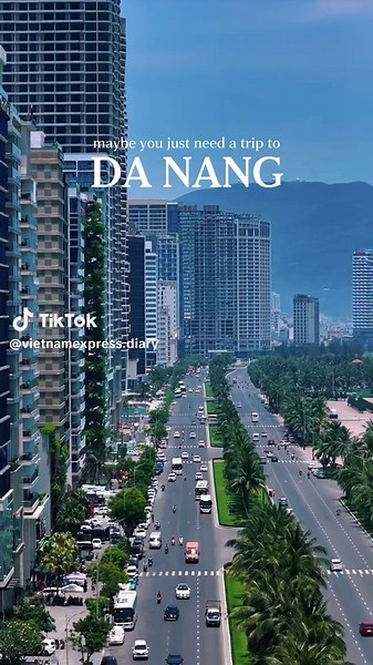 Da Nang travel: wandering streets, coffee, seafood, beaches