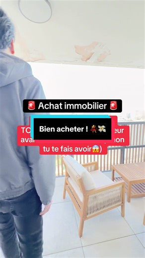 😱 La question que tu dois TOUJOURS poser au vendeur avant de faire une offre (sinon tu te fais avoir) Avant de parler prix, avant de parler négo, avant même de dire “on réfléchit”… 👉 Pose UNE seule question : “Pourquoi vous vendez ?” ⸻ Ça paraît banal. Mais c’est la question la plus puissante en immobilier. Pourquoi ? 👇 ⸻ 🧠 Parce que la réponse te dit TOUT ✔️ urgence réelle ou pas ✔️ marge de négociation ✔️ timing du vendeur ✔️ risques cachés ⸻ 🔍 Exemples concrets 👉 “On a déjà acheté aille