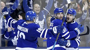 Jake Muzzin helping bring young Maple Leafs together in room and beyond