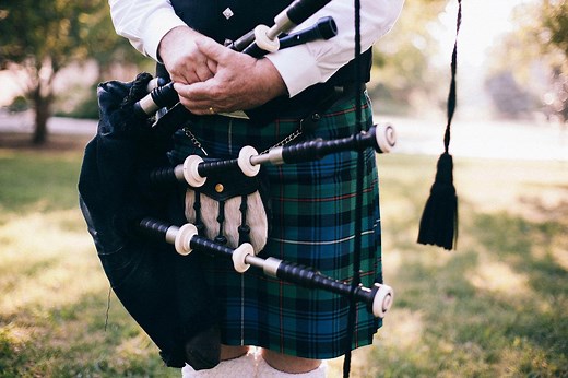 Irish Bagpipes vs. Scottish Bagpipes - What's The Difference?