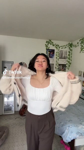 jk i still love my folklore cardigan it’s the OG 🤎 the material of the speak now cardigan is lighter and more buttery but if i want to actually stay WARM i’m grabbing miss folklore. now when is the 1989 one coming bc im ready 😝#speaknowcardigan #folklorecardigan