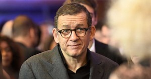 Dany Boon victime d'un accident de la route : son geste surprenant envers les pompiers qui l'ont pris en charge après l'incident