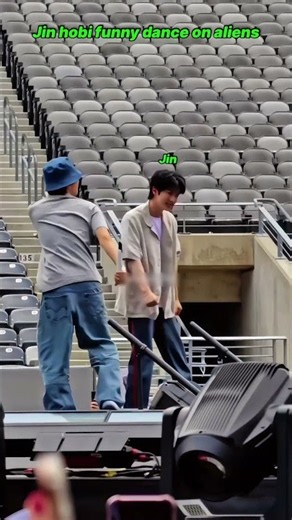 Jk jhope funny walk BTS WOLD TOUR SOUND DAY-2 BTS PERFORMED ALIENS #JIN#jhope #shorts#bts #arrirang