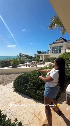 Maureen Kelly on Instagram: "In honor of Micky’s 22nd bday - we want to give one of you an entire #trippinwithtarte room drop! All you have to do is… ✨ follow @itsmaureenkelly & @mickyygordon ✨ like this post ✨ comment your zodiac sign *story reposts = additional entries! Huge thank you to our friends at @lolablankets @brunch.us @poshpeanut @cyklarofficial @glamnetic @medicube_global_official @moroccanoil @sharkbeauty @peppermayo @tkees @birddogs @velvetcaviar @diffeyewear @electricpicks @comfrt