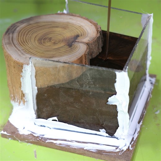 Woodturning Candle Holder | DIY & Crafts