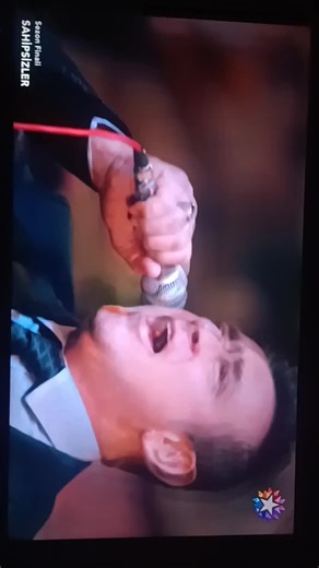 Azize'nin Muazzam Sahne Performansı