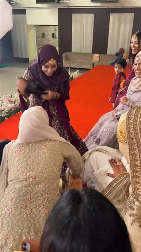 The Reel Fabiha on Instagram: "From nervous smiles to shared laughter, from gate dhoraduri to jhuta churi every moment felt like love finding its way 🤍 👰: @nabilatasnia 🤵🏻: @mahir_abrar #TheReelFabiha #Wedding #IntimateWedding #DesiBride #CapturedWithLove WeddingReel | BangladeshiWedding | ShotonIphone"