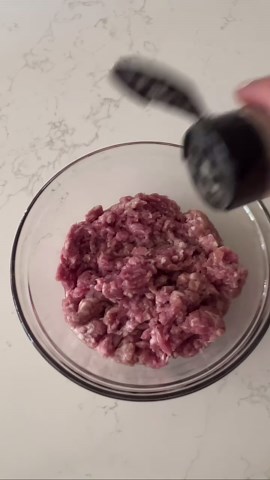 Christy Nguyen on Instagram: "Opo squash soup recipe Ingredients: 2lb Opo squash 3/4 lb of ground pork 1/4 tsp white pepper 1 tbsp fish sauce 1 tbsp chicken bouillon powder 1 tsp sugar 1 stalk of chopped green onions 1/2 cup sliced white onions 1/4 cup of cilantro 6 cups water 2 tbsp fish sauce 1 tbsp chicken bouillon powder 1/2 tsp black pepper Season the ground pork with white pepper, fish sauce, chicken bouillon powder, sugar and chopped green onions. Mix and set aside while you boil the wate