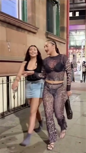 Girls Night Vibes Mancheste💃✨ #ManchesterNightlife #CityNight #UKNightlife #StreetVibes #Shorts