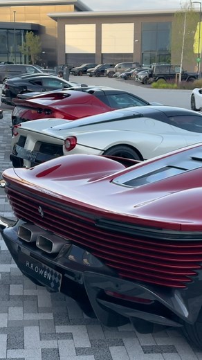 Formula One driver @carlossainz55 arriving at @hrowenferrari to open their Hatfield showroom 🔥🐎 #Ferrari #SF90 #CarlosSainz #F1 #HorsepowerHunters | Horsepower Hunters