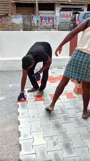 Installing ceramic paving with the highest speed arrangement on a tightly packed floor surface