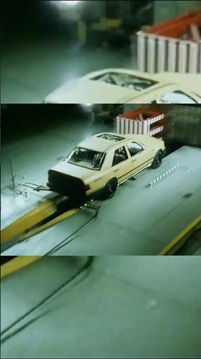 W124 Mercedes Ben Safety Crash Test