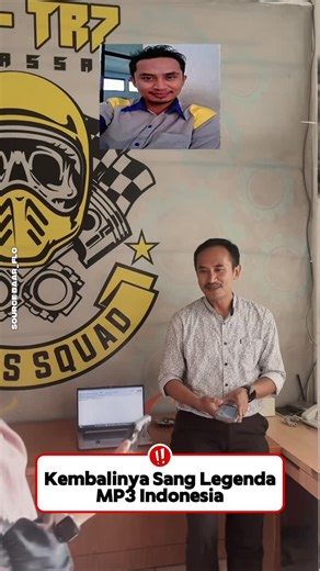 Infokalteng on Instagram: "Amal Syarif, sosok di balik cover MP3 yang menemani jutaan pengguna internet Indonesia di era 2000-an. Tanpa disengaja, fotonya jadi ikon download lagu di Stafaband, 4Shared, hingga Waptrick. Sebuah nostalgia digital yang akhirnya terungkap. Ada yang masih ingat dengan beliau ??"