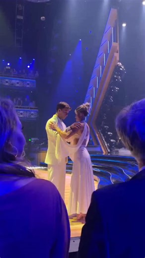 1M views · 90K reactions | Such a special moment! @witneycarson & @robertirwinphotography prepare to perform a Foxtrot dedicated to his father懶 @dancingwiththestars #DWTS #witneycarson #robertirwin #dancingwiththestars | Good Morning America | Facebook