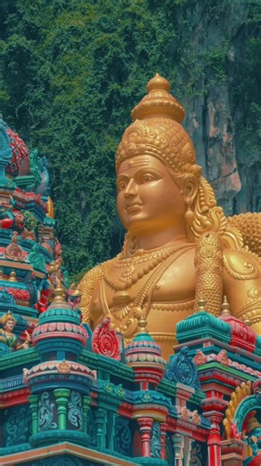 Experience Murugan's Blessings at Batu Caves Thaipusam