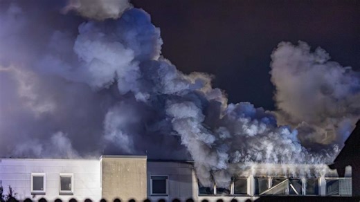 Großbrand im Rhein-Main-Gebiet – Katwarn ausgelöst, riesiger Schaden