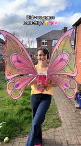 Did you guess the winx fairy correctly?? 🤩💖 #winx #winxclub #flora #enchantix #winxcosplay #diy #costume #cosplay | Rosie Somerville DIY fashion design