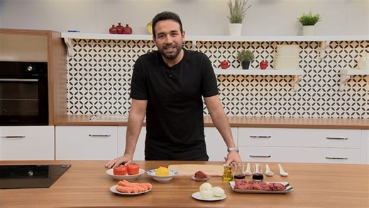 Can Borcu’nun sevilen oyuncusu Ali Yerlikaya, Dizi TV için mutfakta hünerlerini sergiledi...