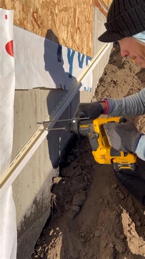 Here’s a really simple way to install siding right onto concrete if the foundation people didn’t put vertical strapping into the wall itself. This homeowner requested the vertical strapping but the foundation people didn’t put it in. Last time I posted this method, I got a lot of negativity. Oh well. It’s worked well for me for 20 years. I use 3/16” plastic anchors as they won’t rot and it holds the nails tight even if you have to set the nails proud for siding panels. As you can see Uk use the 