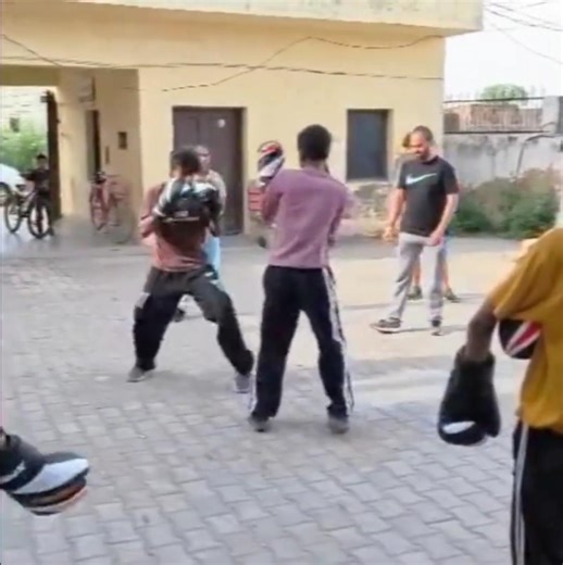 🥊Boxing Sparring #boxing#shorts #sparring#trending#mma#viral#fighting#boxingtraining#youtubeshorts