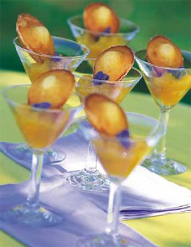 Compote d'ananas et madeleines fondantes pour 6 personnes - Recettes - Elle à Table
