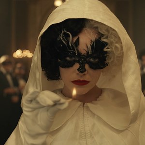 Originale, diversa, unica 👠 Assisti alla scalata al successo di #Crudelia, dal 26 maggio al cinema (salvo disponibilità dei cinema) e dal 28 maggio in streaming su Disney con accesso VIP. Richiede un abbonamento attivo e un pagamento aggiuntivo per Accesso VIP. | Walt Disney Studios