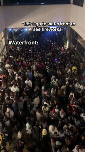 Yoh 🫩🫩 . . #kenyantiktok🇰🇪 #waterfront #newyears #waterfrontfireworks #fyp 🎥 Video Credits : @_.shneelly
