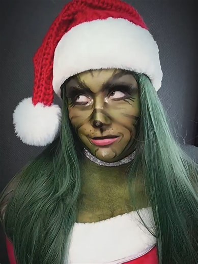 The Grinch Makeup Tutorial