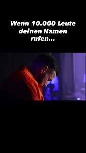 Einer der magischsten Momente meines Lebens! Ich stehe voll mit Adrinalin geladen hinter der Bühne bei der @vega636 Show und warte auf die ersten Töne von Anticops, währenddessen schreien Tausende meinen Namen… Danach war nur noch Film… | BOSCA