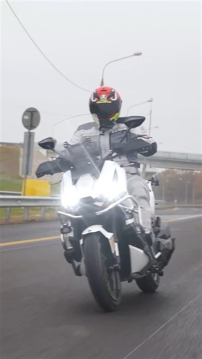 Ride in style with premium performance with Bristol Zontes 400G | Zontes Philippines