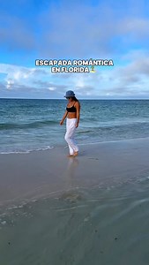 VISITA LAS MEJORES PLAYAS DE FLORIDA 📍DESTIN, FL. 🚘🗺️ Viajamos 9 horas en carro desde Miami para conocer la costa Esmeralda de Florida y aquí te cuento donde nos hospedamos, las actividades que hicimos y cuánto gastamos. 🏨 Henderson Beach Resort 📍 200 Henderson Resort Way, Destin, FL 32541 🛏️ 4 días / 3 noches 💵 $1,600 (no incluye comidas, bebidas ni estacionamiento) incluye: ✔️ Piscinas estilo laguna con chaise lounges ✔️ Jardines y terrazas con vista al atardecer 🌅 ✔️ Playa privada de 