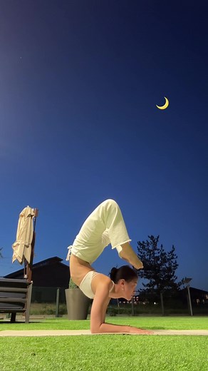 so so fun #yoga #flowstate #yogapose #fypシ | yoga
