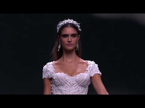 Pronovias 2021 : Défilé robe de mariée Collection 2021