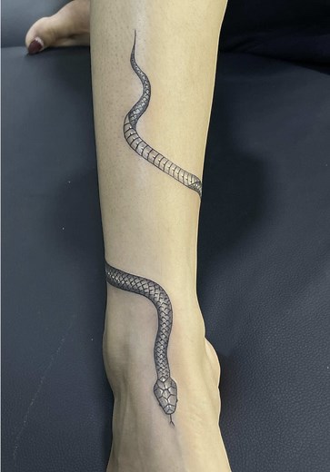 Elegant Snake Tattoo Ideas for Women