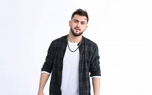 【俄罗斯阿塞拜疆裔流行歌手】JONY—现场演唱 Комета // LIVE В КАЙФ на МУЗ-ТВ