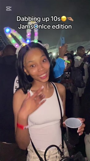 Dabbing Up the 10s: Jams On Ice Edition