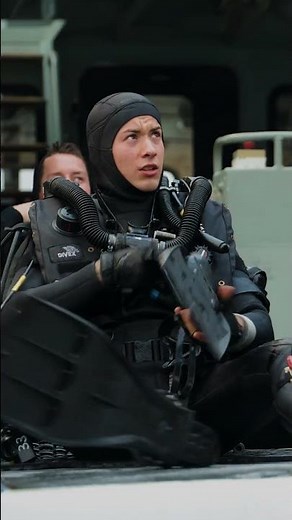 ADF | Navy Divers take on Sydney Harbour #Shorts