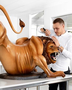 This had to happen, I have always wanted to sculpt one of those majestic animals! This life size lion took me 5 days to craft out of chocolate and weight 180lb (the mane alone took me 10 hours). What should I do next? | Amaury Guichon