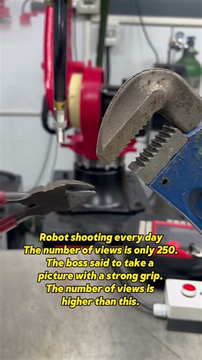 The Battle of the Century between Clamps and Wrenches#robot #factory #industrialrobots #automobile