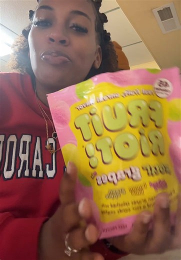 Trying the viral fruit riots sour grapes with my husband. It was okay but definitely sour!😭😭 #fruitriot #couples #liss3ttee #fyp #viral