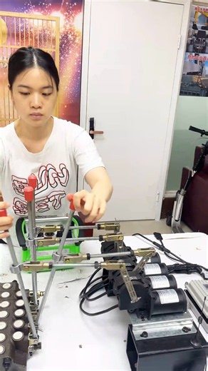 🚜 Smart Wireless Hydraulic Control | Remote Joystick Valve System for Heavy Machinery