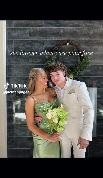 Adorable Love Moments in Country Music